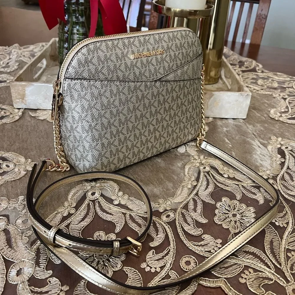 Michael Kors jet set travel crossbody